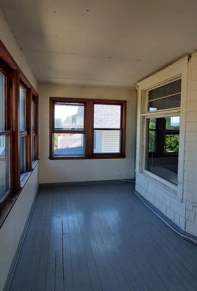 Three Season Front Porch
