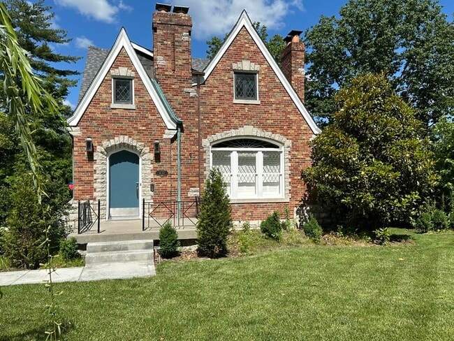 Photo - 1137 Gilbert Ave House