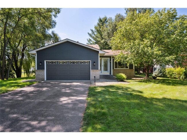 Building Photo - 11819 W River Rd Rental