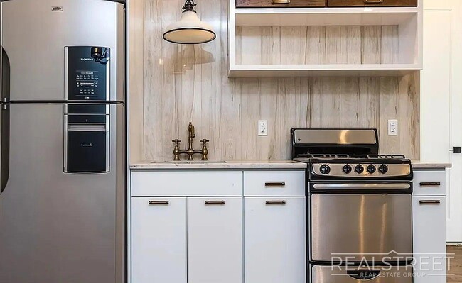 Photo - Stockholm Street Unit 2R