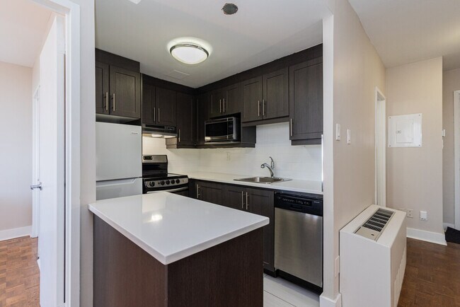 Photo - 1276 Av des Pins O Unit ID1364168P