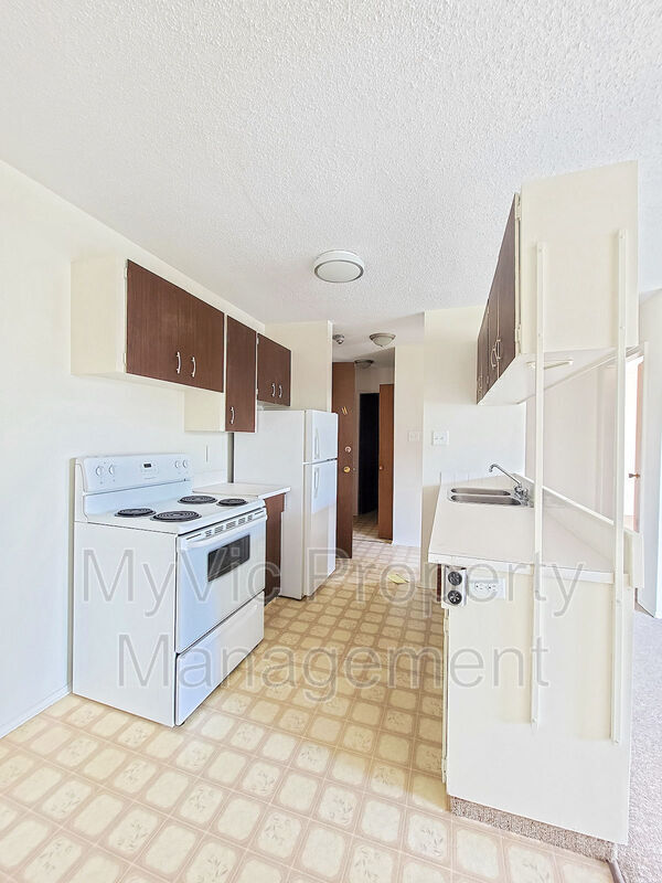 Photo - 10130-10152 152 St NW Unit One Bed