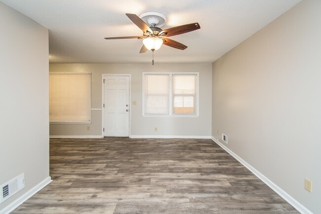 Photo - 1608 Darnell Rd