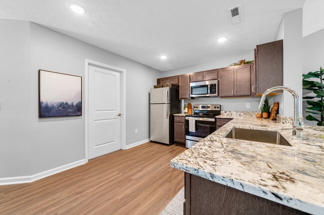 Kitchen - The Residences at Sara Crossing