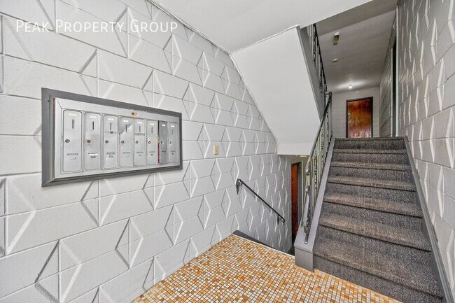 Photo - 6140 Ridge Ave Unit 6