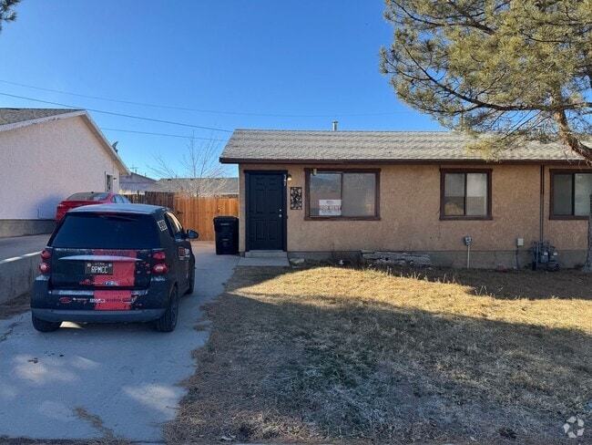 Building Photo - Two Bedroom Duplex Rental