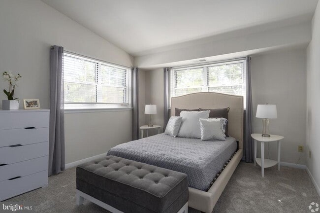 Building Photo - 284 Iven Ave Unit 1B-294-2C Rental