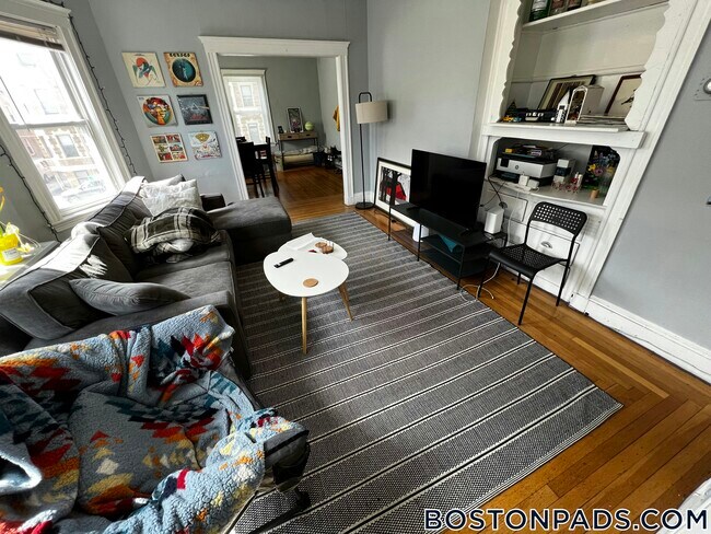 Photo - 208 Kelton St Unidad 2