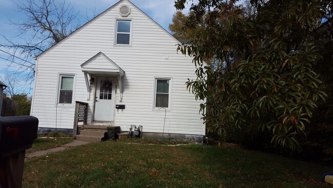 Building Photo - 113 Benton St Unit 101