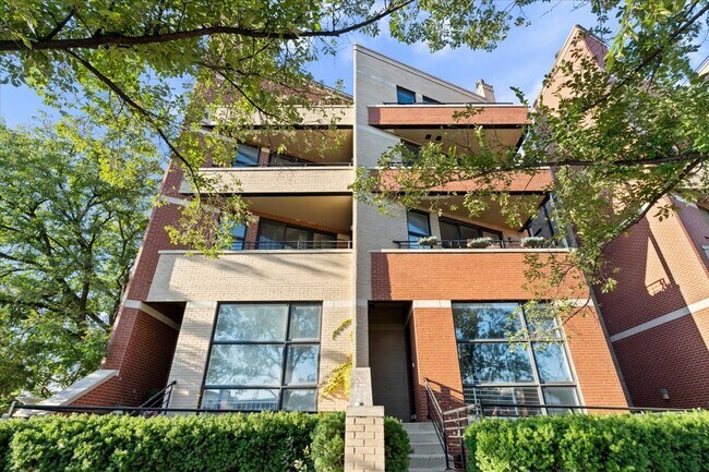 Building Photo - 1516 W Grand Ave Unit 3W Rental