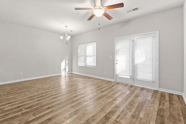 Photo - 3 bed 2.5 bath Townhome in Jonesboro!