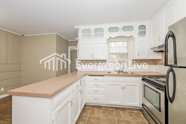 Photo - 5424 Monrovia St