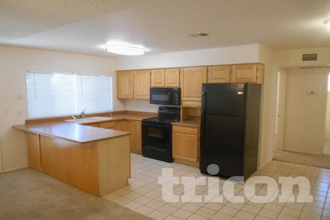Photo - 3226 N Ellis St