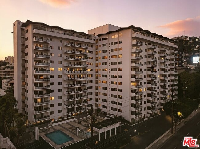 Building Photo - 1155 N La Cienega Blvd Unit 5