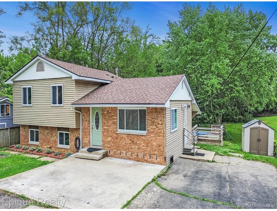 Photo - 188 N Avery Rd