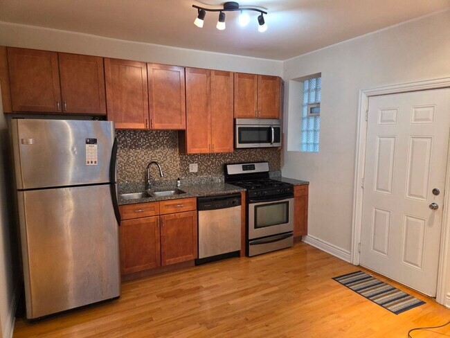 Photo - 5902 W Madison St Unit 3