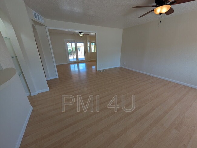 Photo - 4225 Penelope Pl NE