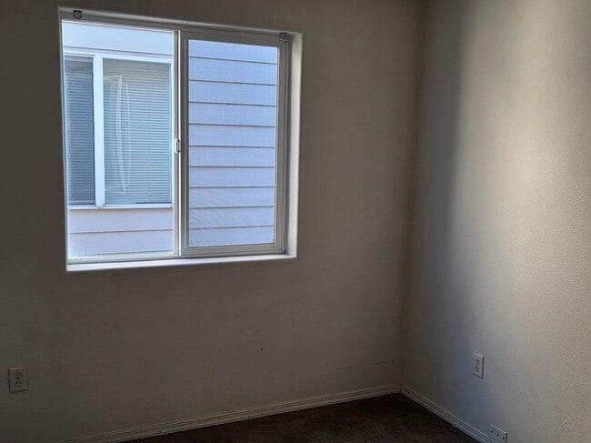 Photo - 2026 Meadowridge Ave