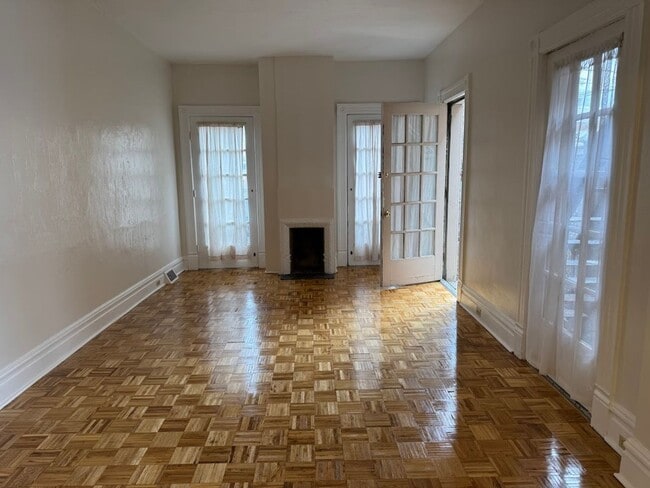 Photo - 5431 Howe St Unidad 1st