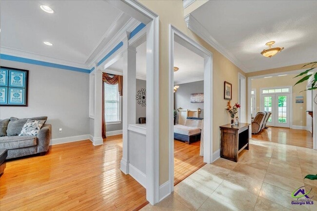 Photo - 210 Kenna Way