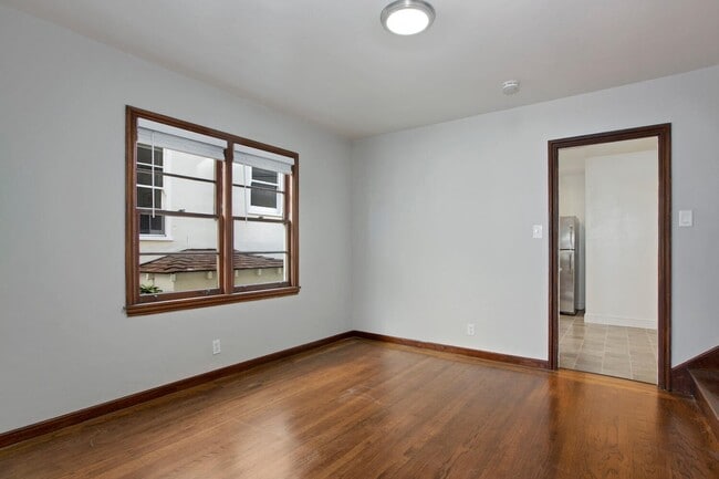 Photo - 2400-2402 Virginia St. Unit 2402