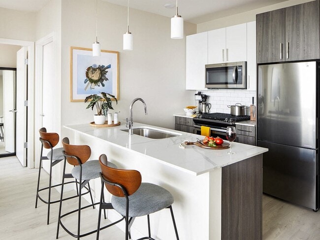 Fully-Equipped Kitchen - Sentral Michigan Avenue Apartments