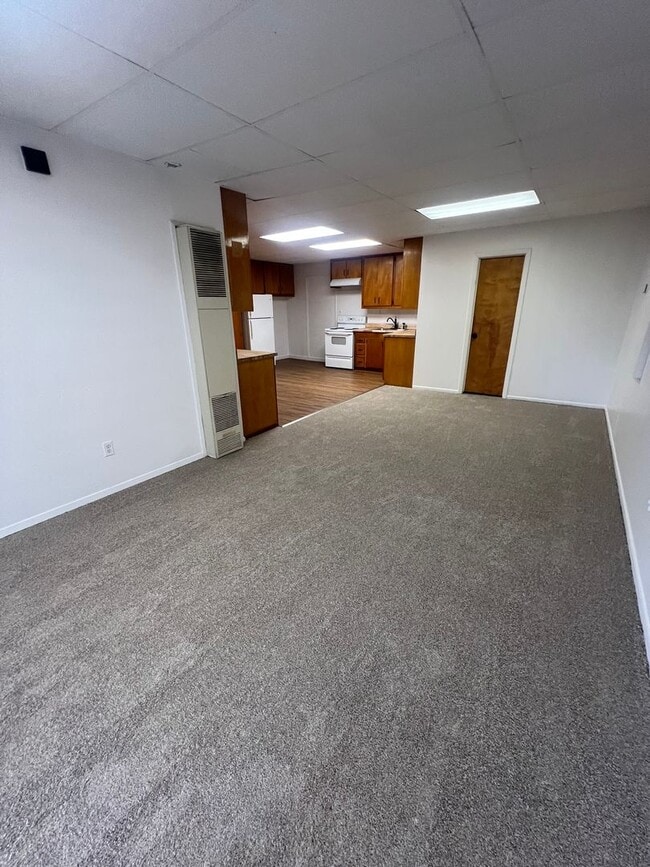 Photo - 241 SW G St Unit B