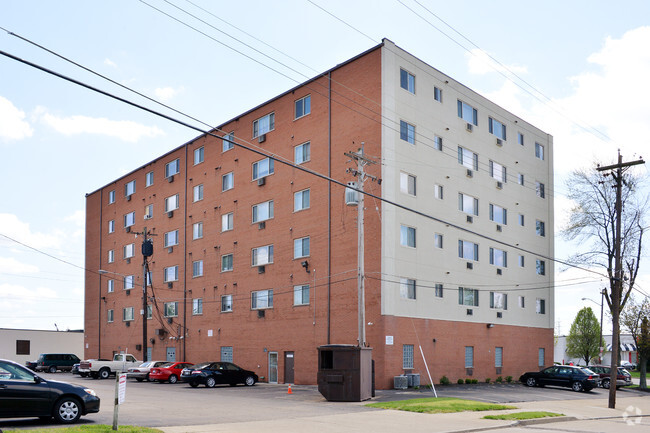 Building Photo - Ridge House