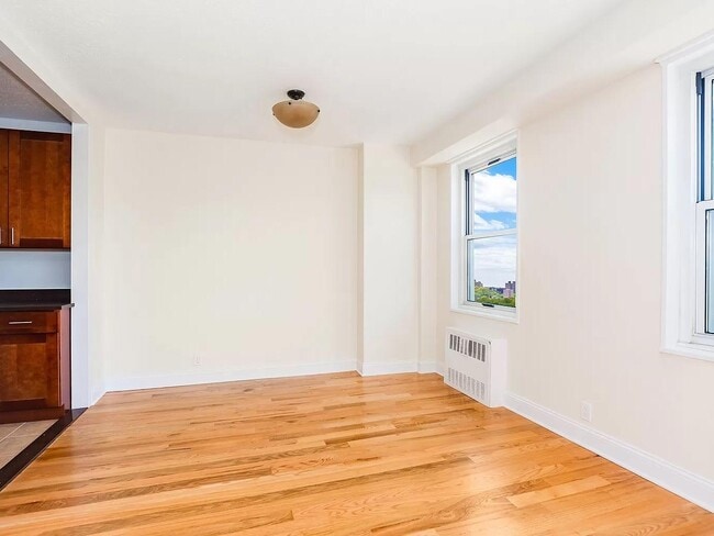 Photo - 2400 Johnson Ave