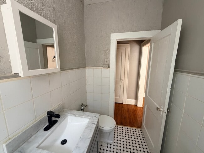 Photo - 16 Irving St Unit B1