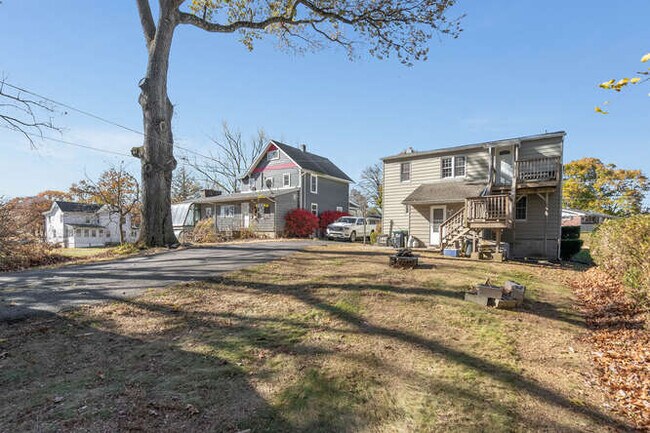 Rear yard and view - 317 Washburn Ave Unit 2nd Floor