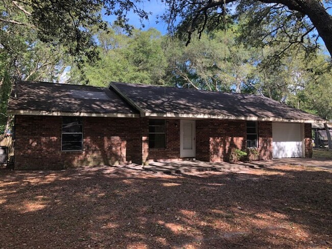 3 Bed 2 Bath Home on Huge Corner Lot | Gar... - 3 Bed 2 Bath Home on Huge Corner Lot | Gar...