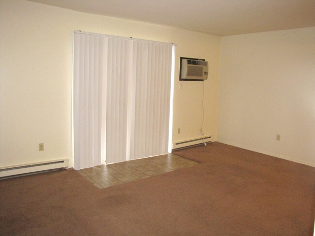 Jandal Apartments For Rent In Rossford Oh Forrent Large Living Area Jandal Apartments