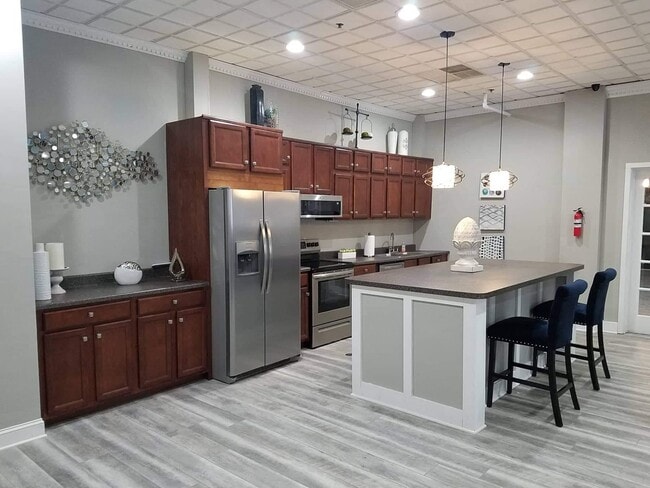 Photo - Kensington Club Apartments