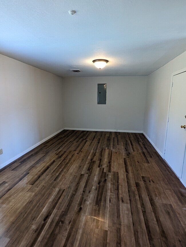 Photo - 2340 NW Lincoln Ave