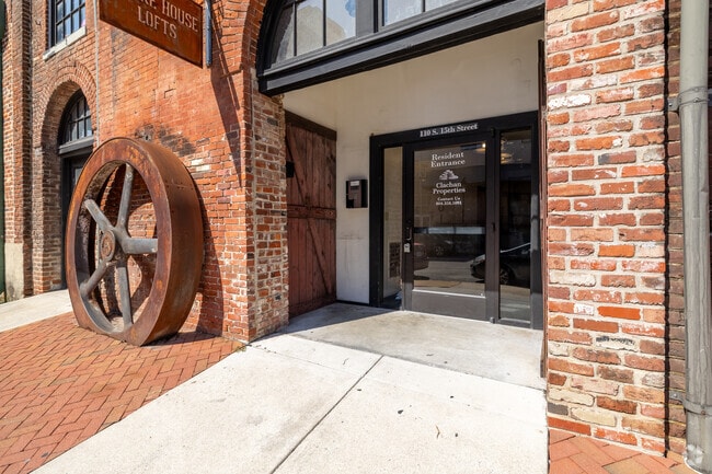 Leasing Office - Smokehouse Lofts