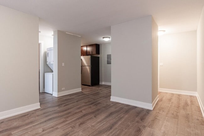 Photo - 530 W Surf St Unit 219