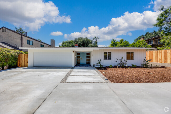 Building Photo - 1951 Mar Vista Ave Rental