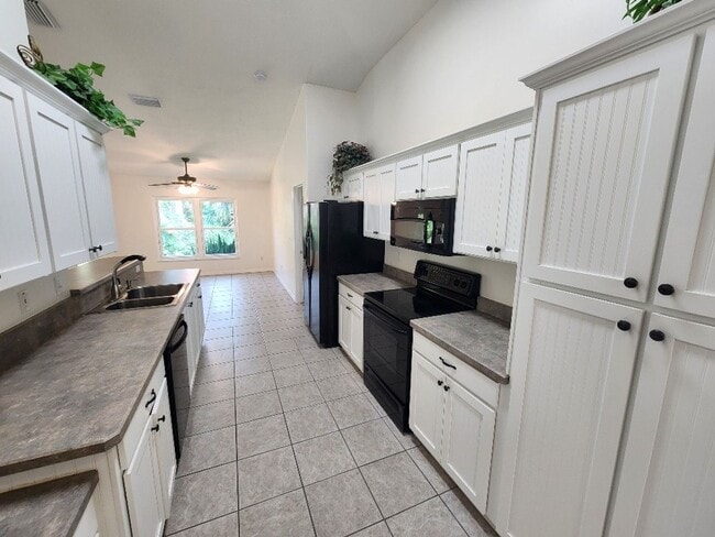 Photo - Beautiful Turnbull Estates 4 Bedroom Home