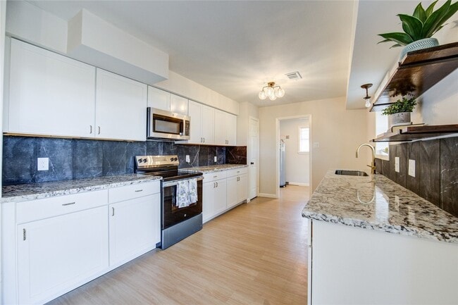 Photo - 1120 Mahlmann St