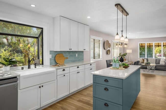 Building Photo - AN 5621 Unit A