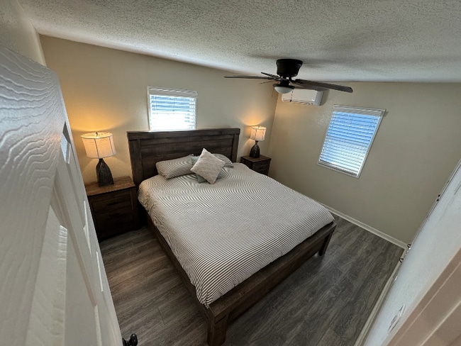 Photo - 1915 W 36th St