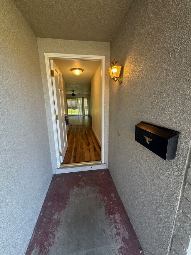 Photo - 4 Bed / 2 Bath | Rosemont Single Family Home Available