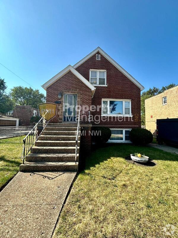 Building Photo - 4034 Euclid Ave Unit Top Floor Rental