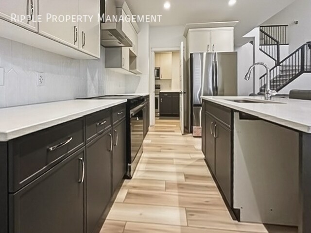 Building Photo - Fantastic 3 Beds, 3 Baths Single- Family |...