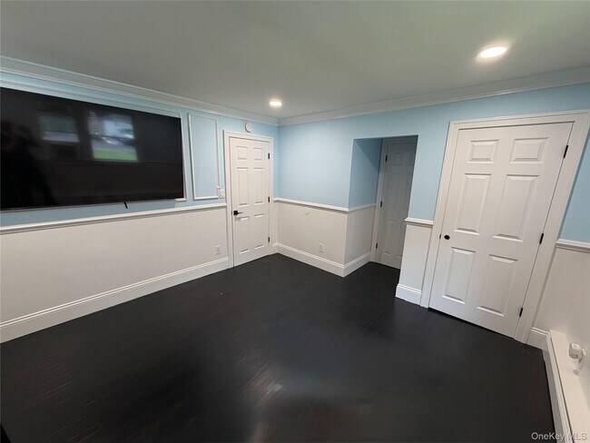 Photo - 305 Smithtown Blvd