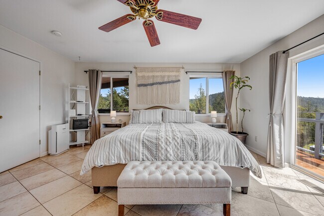 Photo - 323 Bodmer Ln