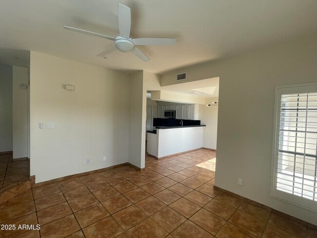 Photo - 1124 E Rose Ln