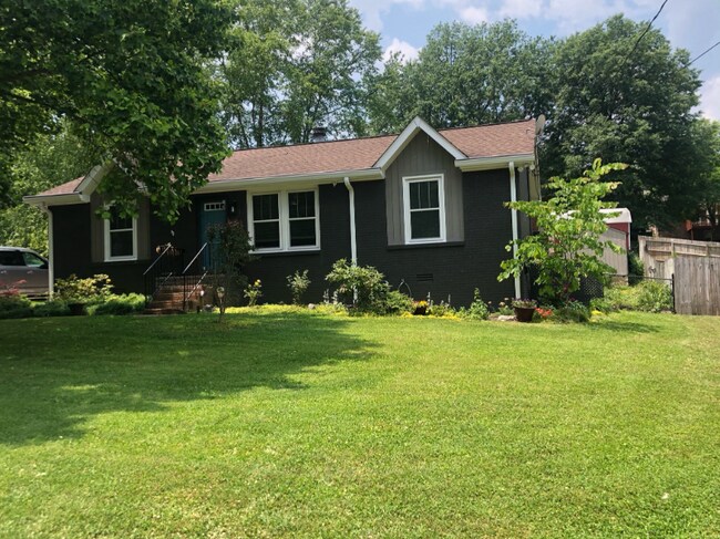 832 Ember Lake Dr