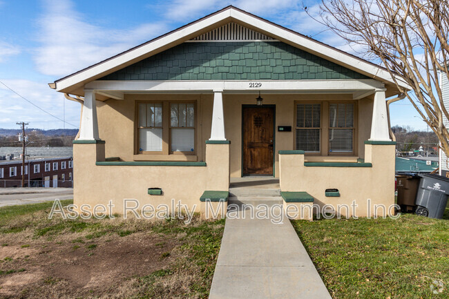 Building Photo - 2129 Linden Ave Rental